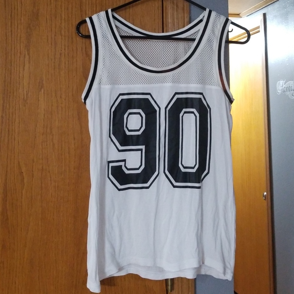 Tee